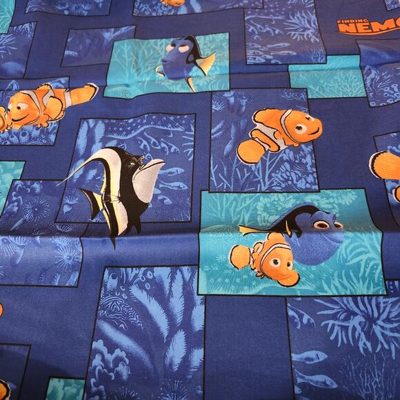 Disney/Pixar Finding Nemo Vintage Patch Cotton Fabric 44" x 58" Springs Ind. - Picture 3 of 7
